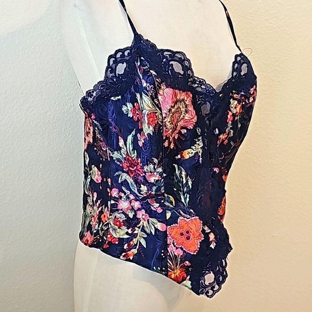 Victoria's Secret Vintage Gold Label Floral and Lace Button Up Camisole M - Picture 3 of 10